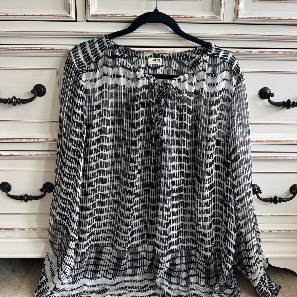 L'AGENCE Black and White Blouse Size 8 - Picture 5 of 16